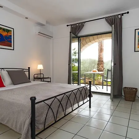 Olympia Zervea With Pool - Apartment Kardamyli